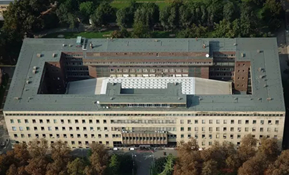 匈牙利佩奇大學