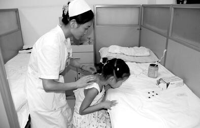 學生放假忙著找中醫(yī)調理身體