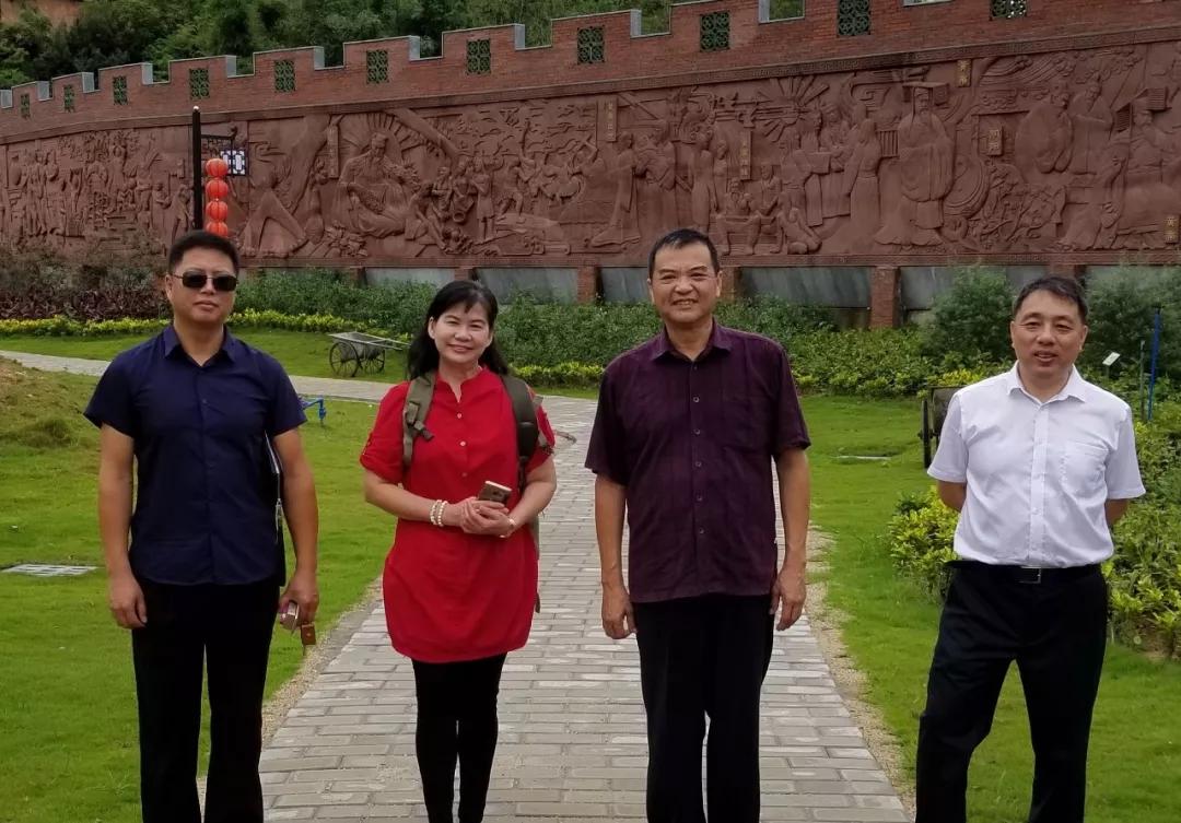 馬來西亞國(guó)際友人伍薪榮（Vincent Wu）帶隊(duì)來我園考察調(diào)研