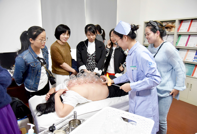 浙江省玉環(huán)市衛(wèi)生計(jì)生局、中醫(yī)學(xué)會(huì)、護(hù)理學(xué)會(huì)、中醫(yī)院聯(lián)合舉辦“中醫(yī)護(hù)理適宜技術(shù)推廣培訓(xùn)班”